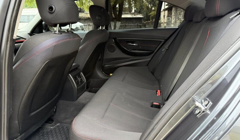 
								BMW 320D SportLine Automatic F1 full									