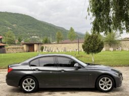 
										BMW 320D SportLine Automatic F1 full									